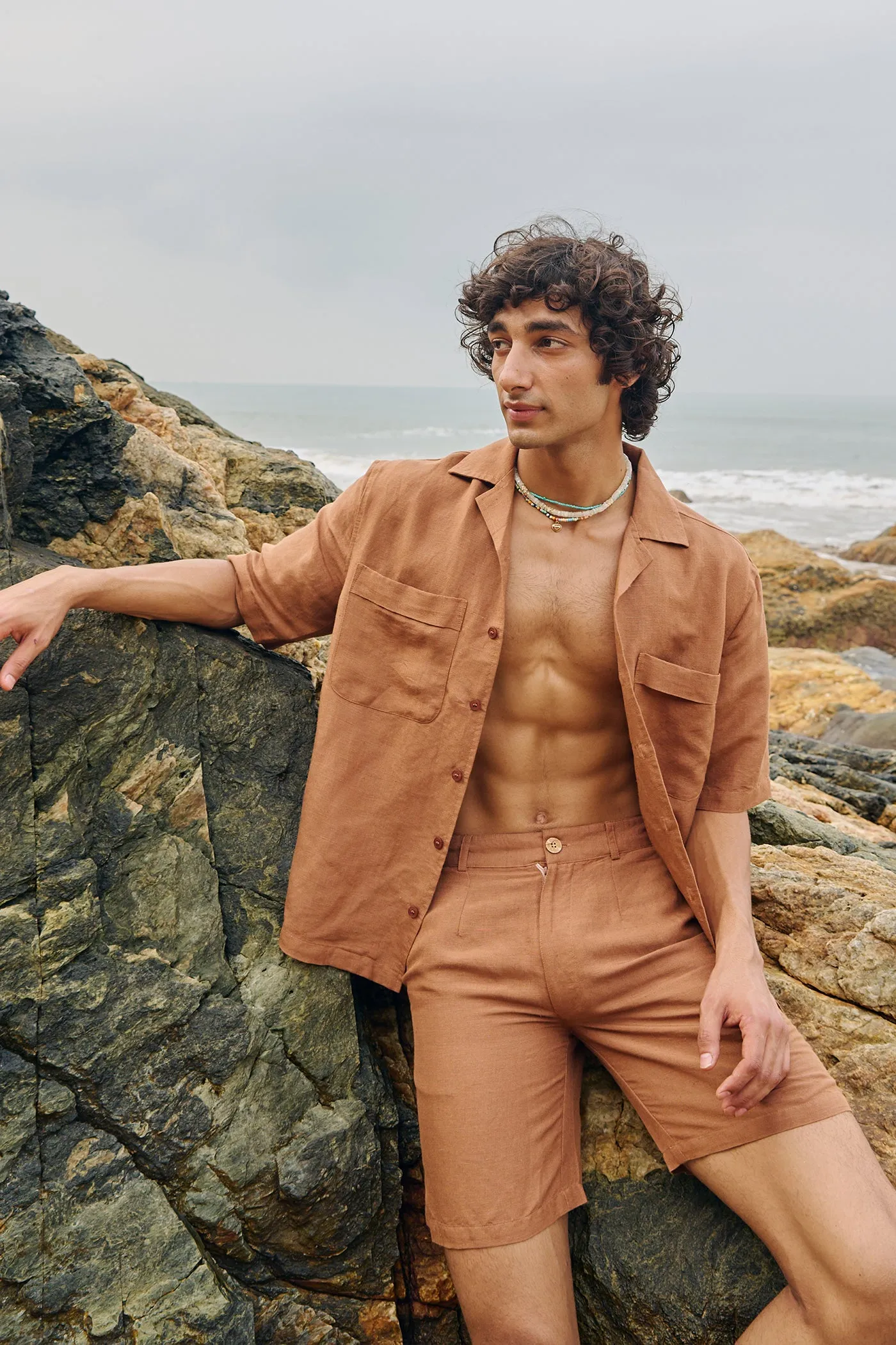 ASHER HOLIDAY SHIRT - TAN
