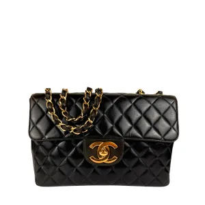 Chanel Vintage Classic Jumbo Flap