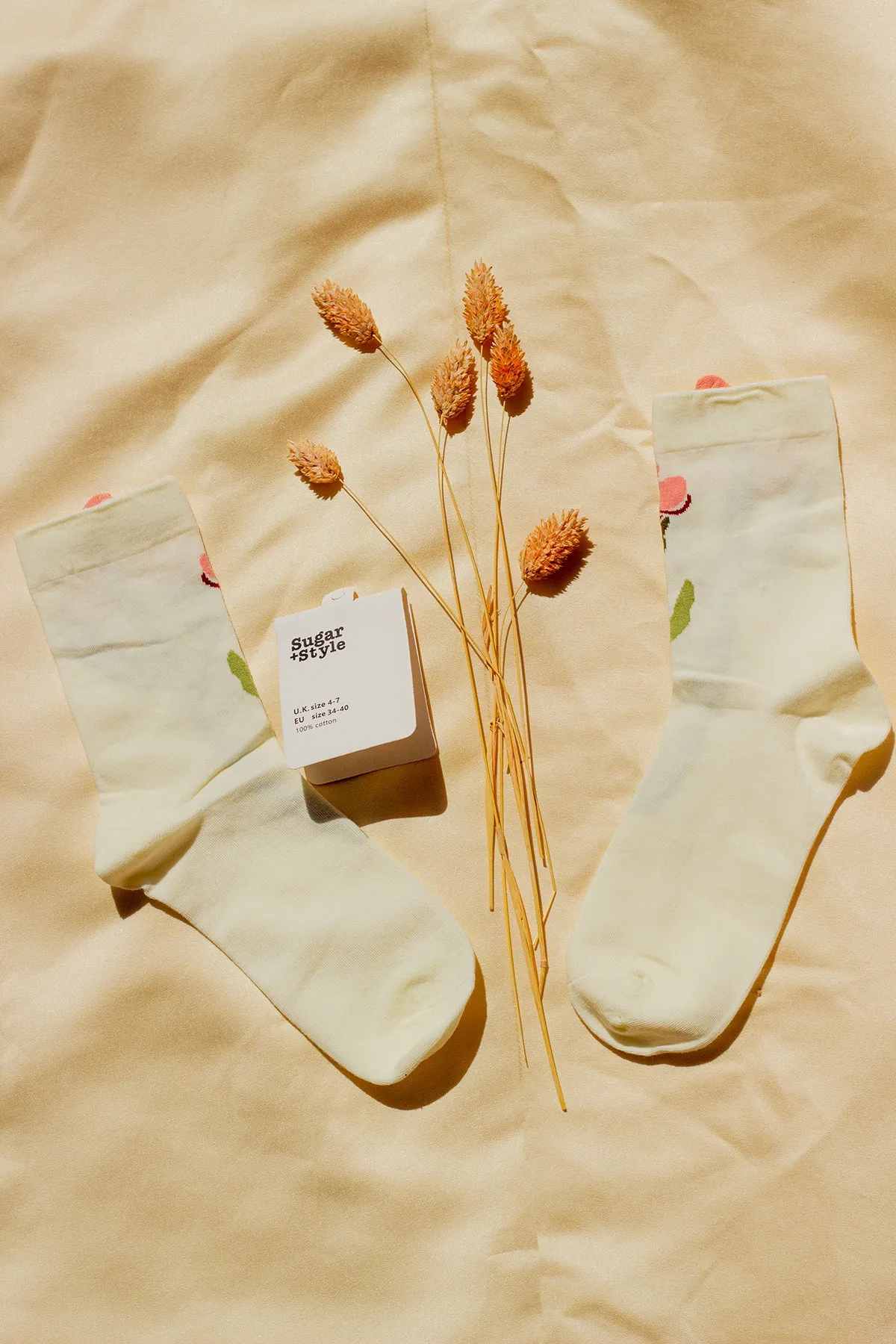 Flower Illustrated Ankle Top Socks