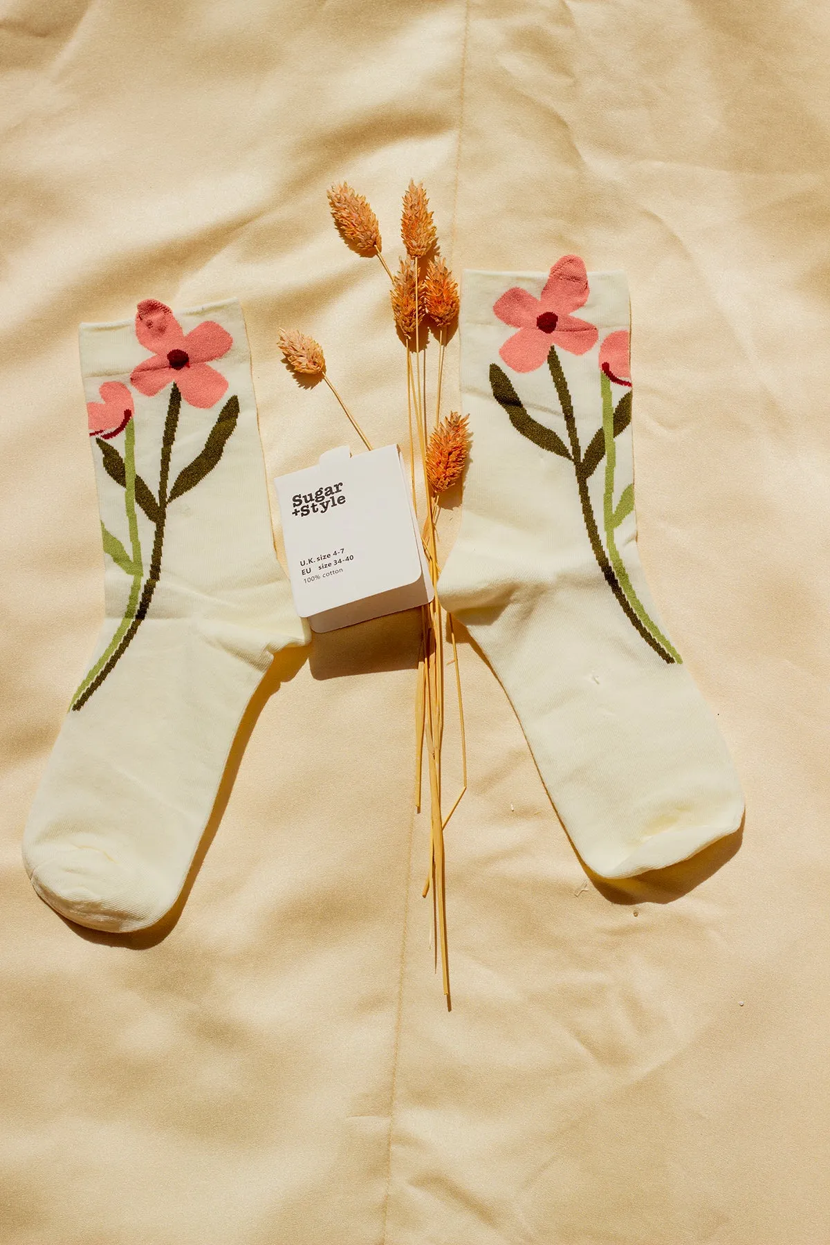Flower Illustrated Ankle Top Socks