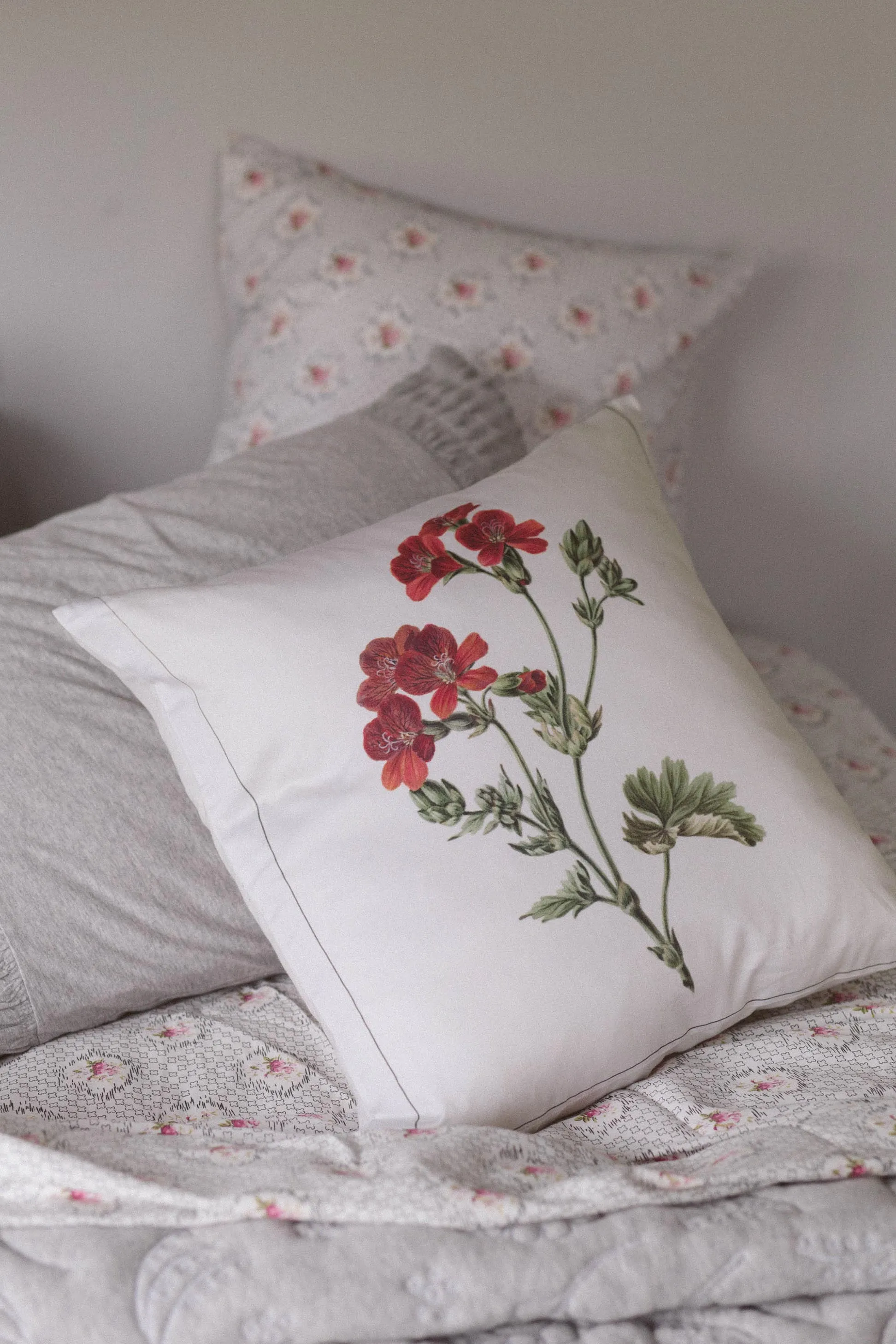Geranium cushion cover *organic cotton