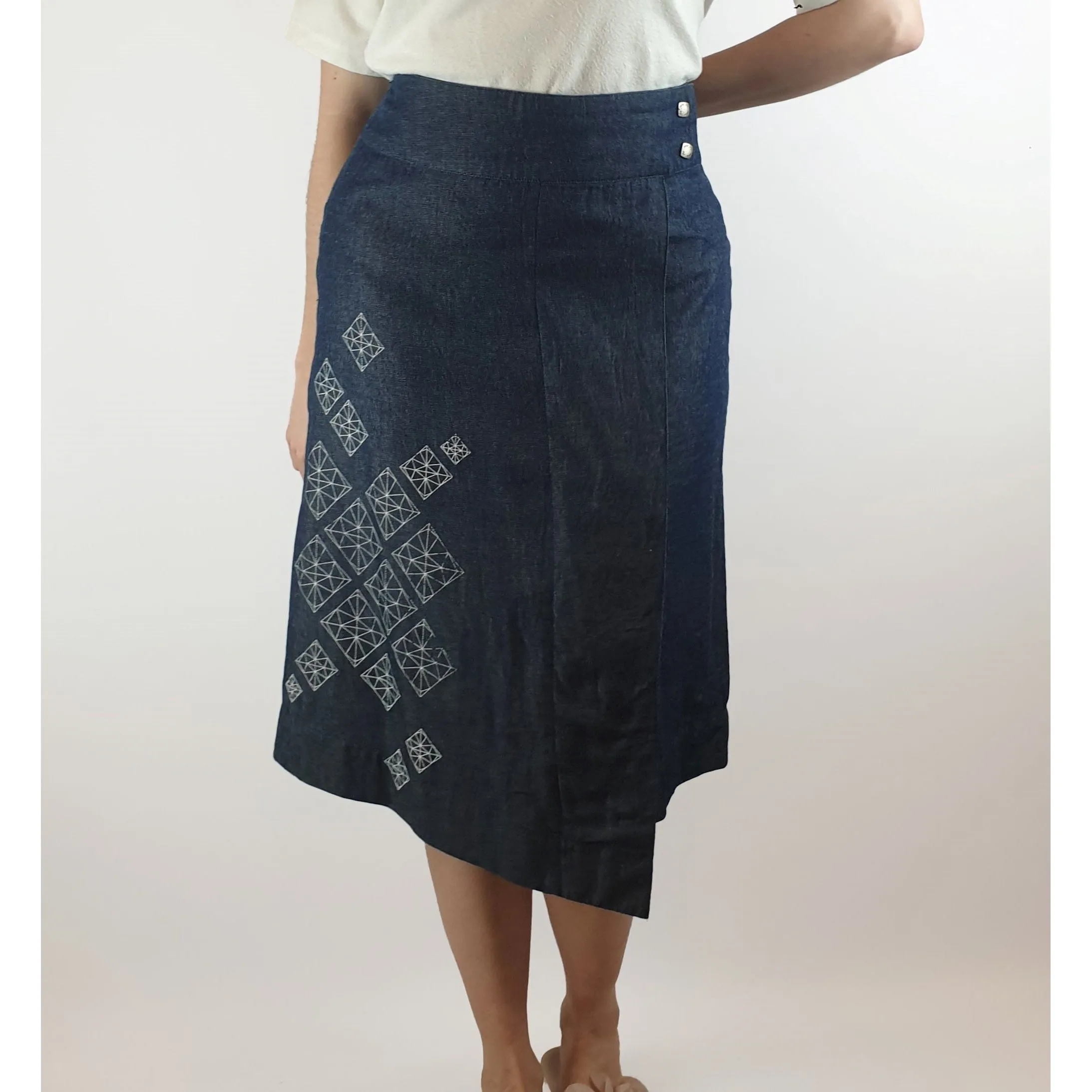 Love Your Denim denim skirt with pretty white geometrical pattern size 10