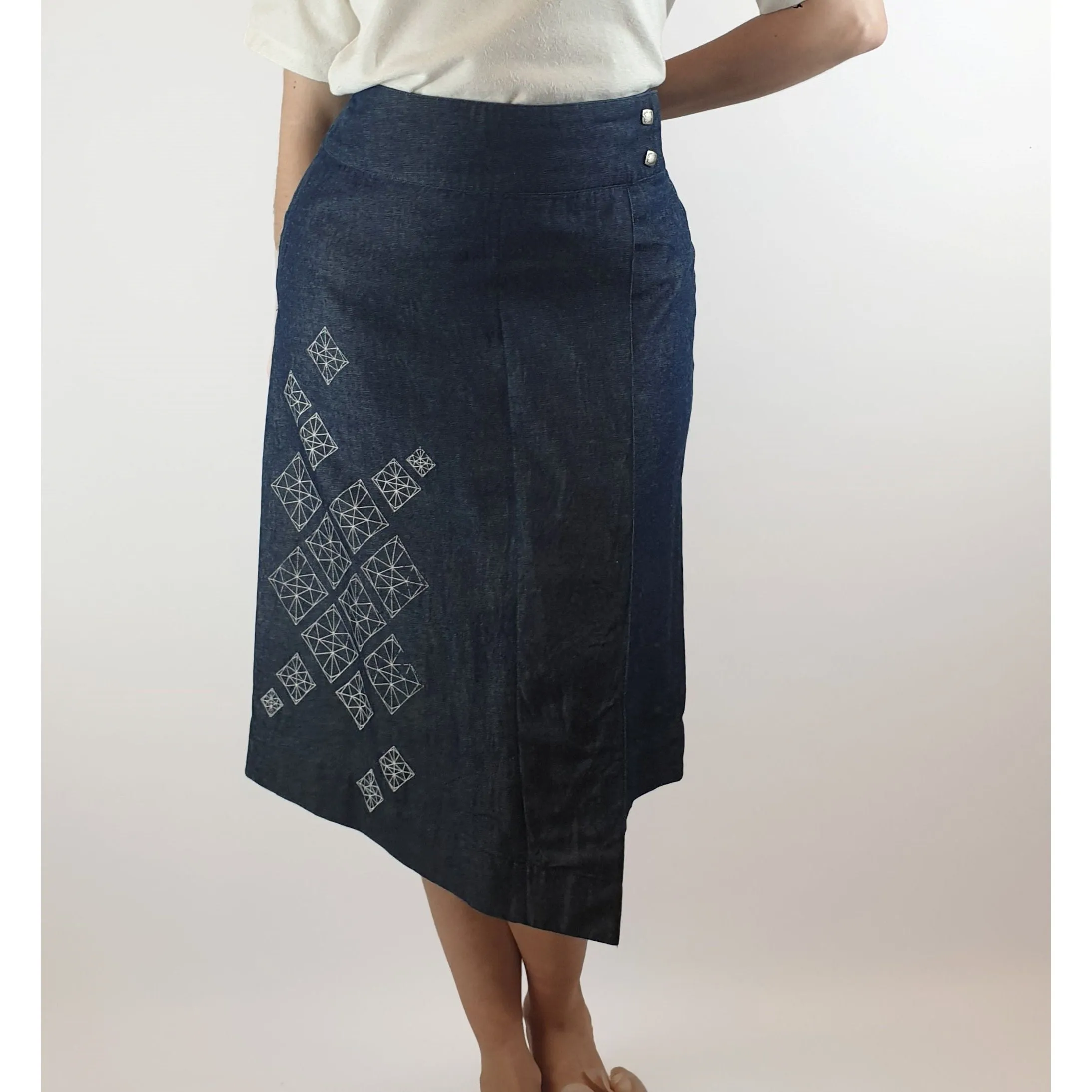 Love Your Denim denim skirt with pretty white geometrical pattern size 10