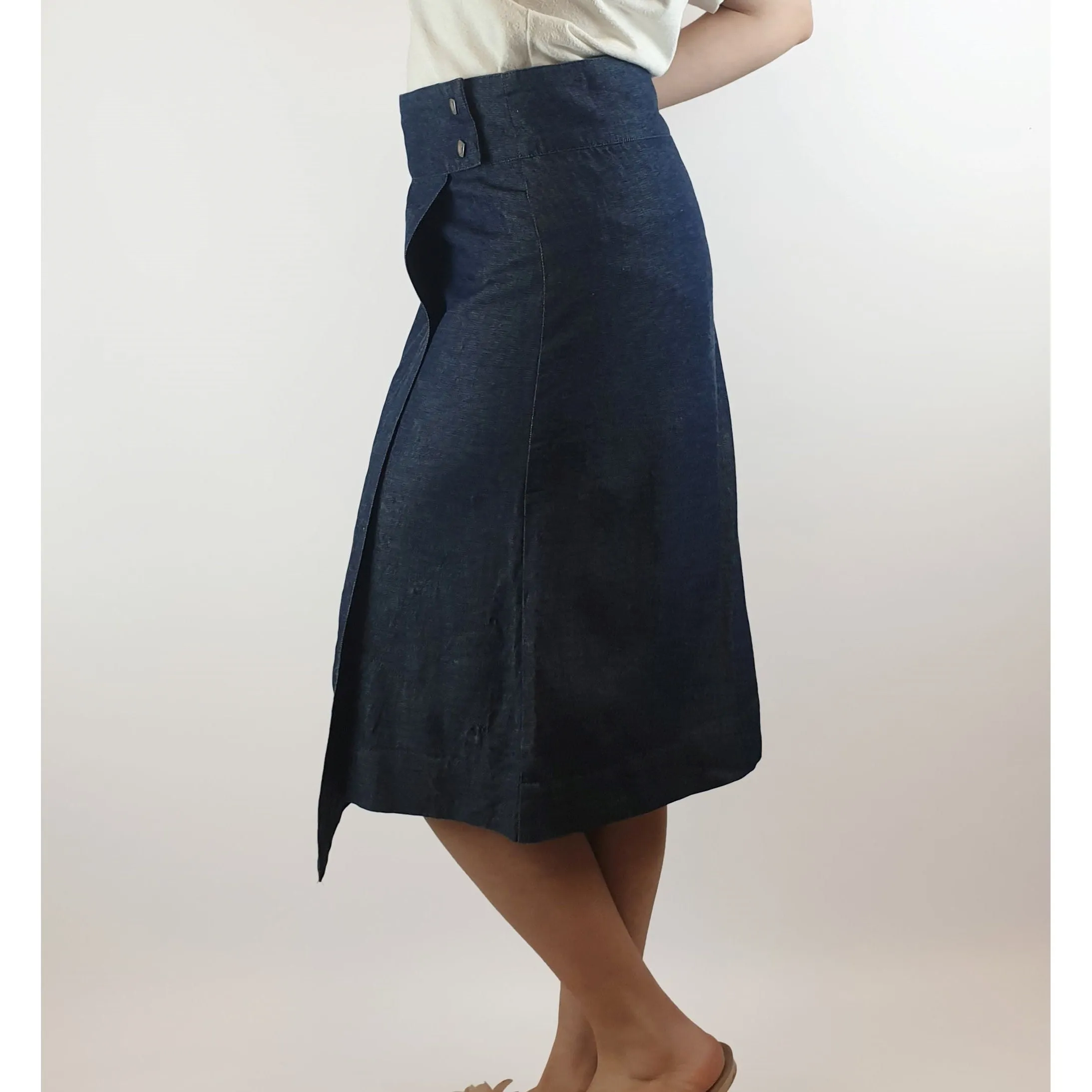 Love Your Denim denim skirt with pretty white geometrical pattern size 10