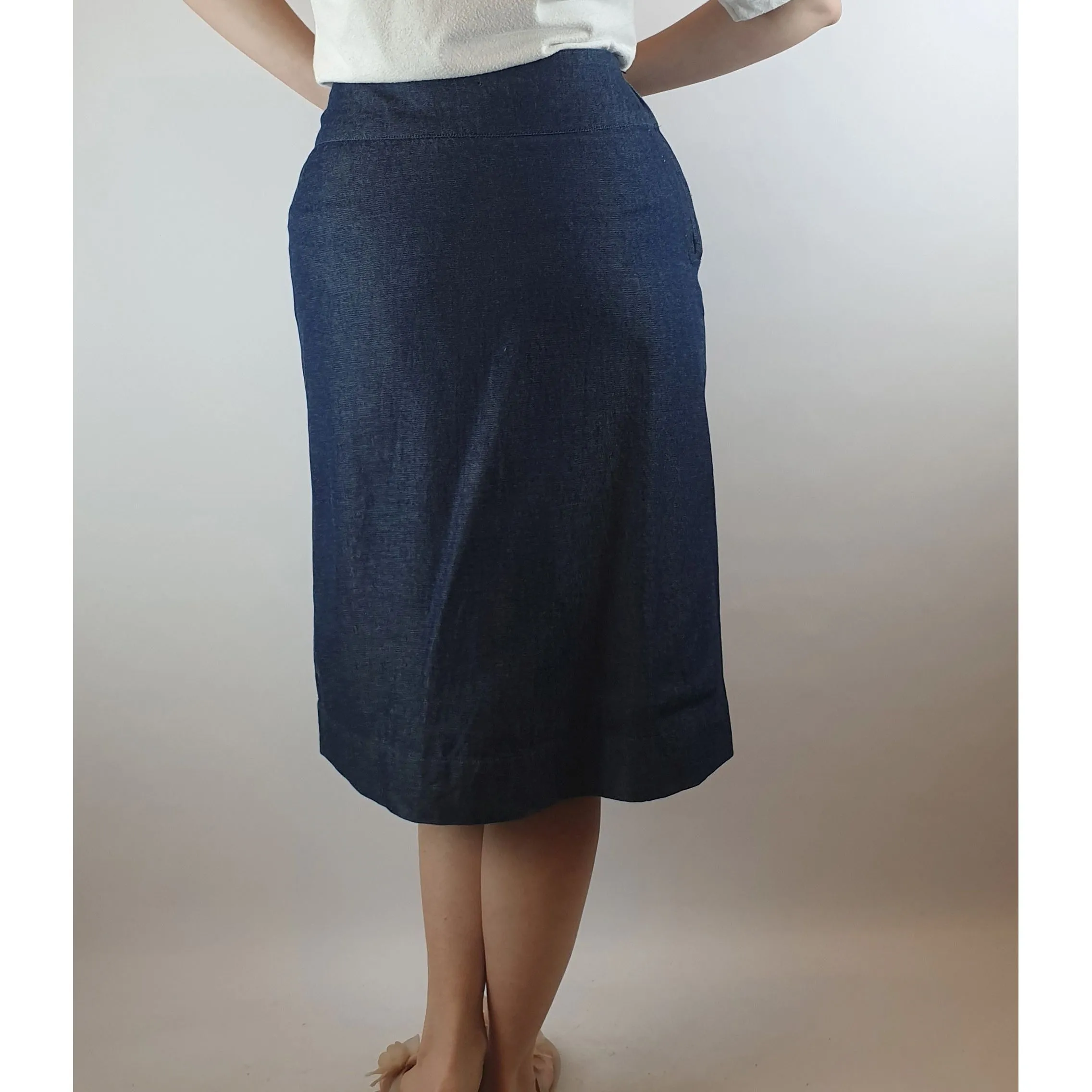 Love Your Denim denim skirt with pretty white geometrical pattern size 10