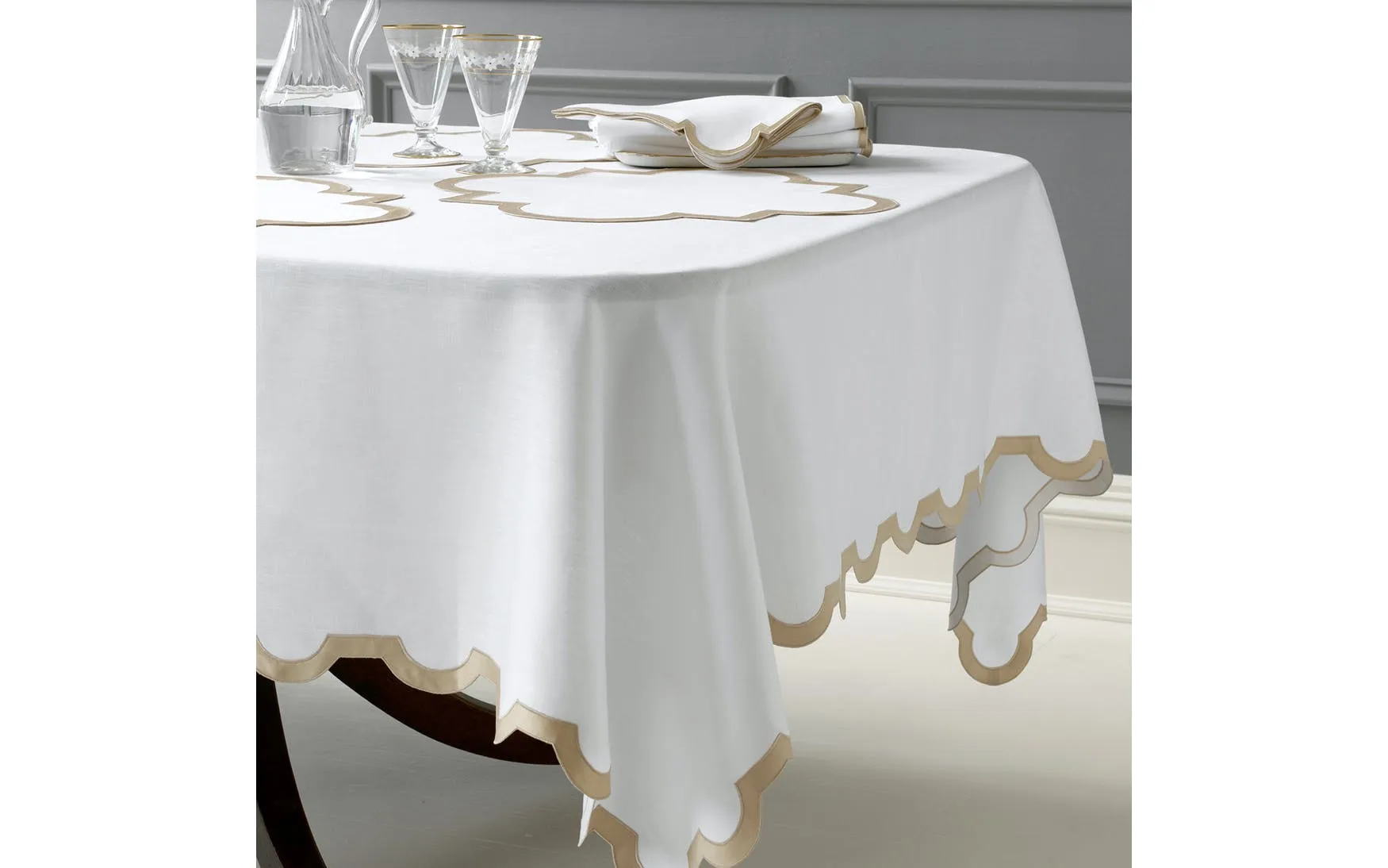Matouk Mirasol Napkin Set of 4 - Champagne