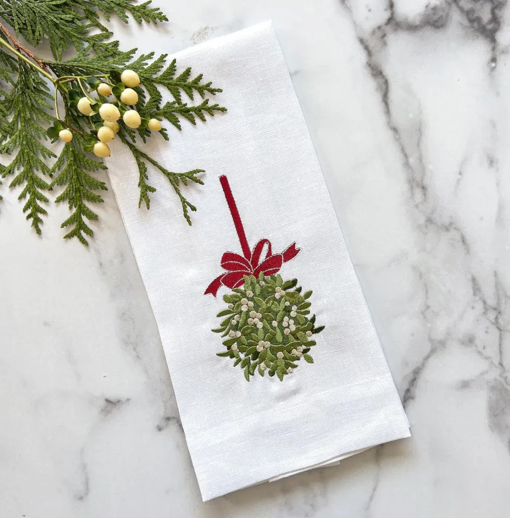 Mistletoe Ball Guest Towel White