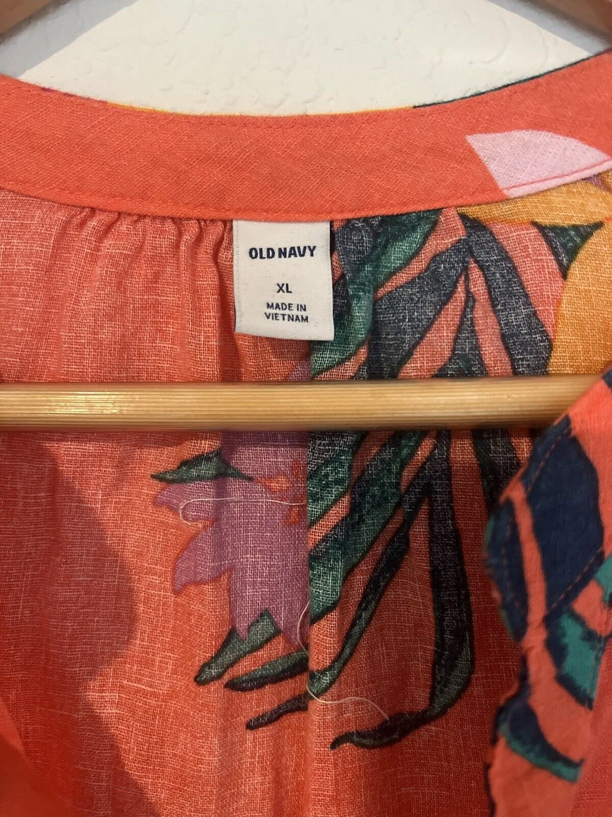 Old Navy  Linen Blend Floral Top Sz XL Hawaiian Flower Peasant Resort Travel