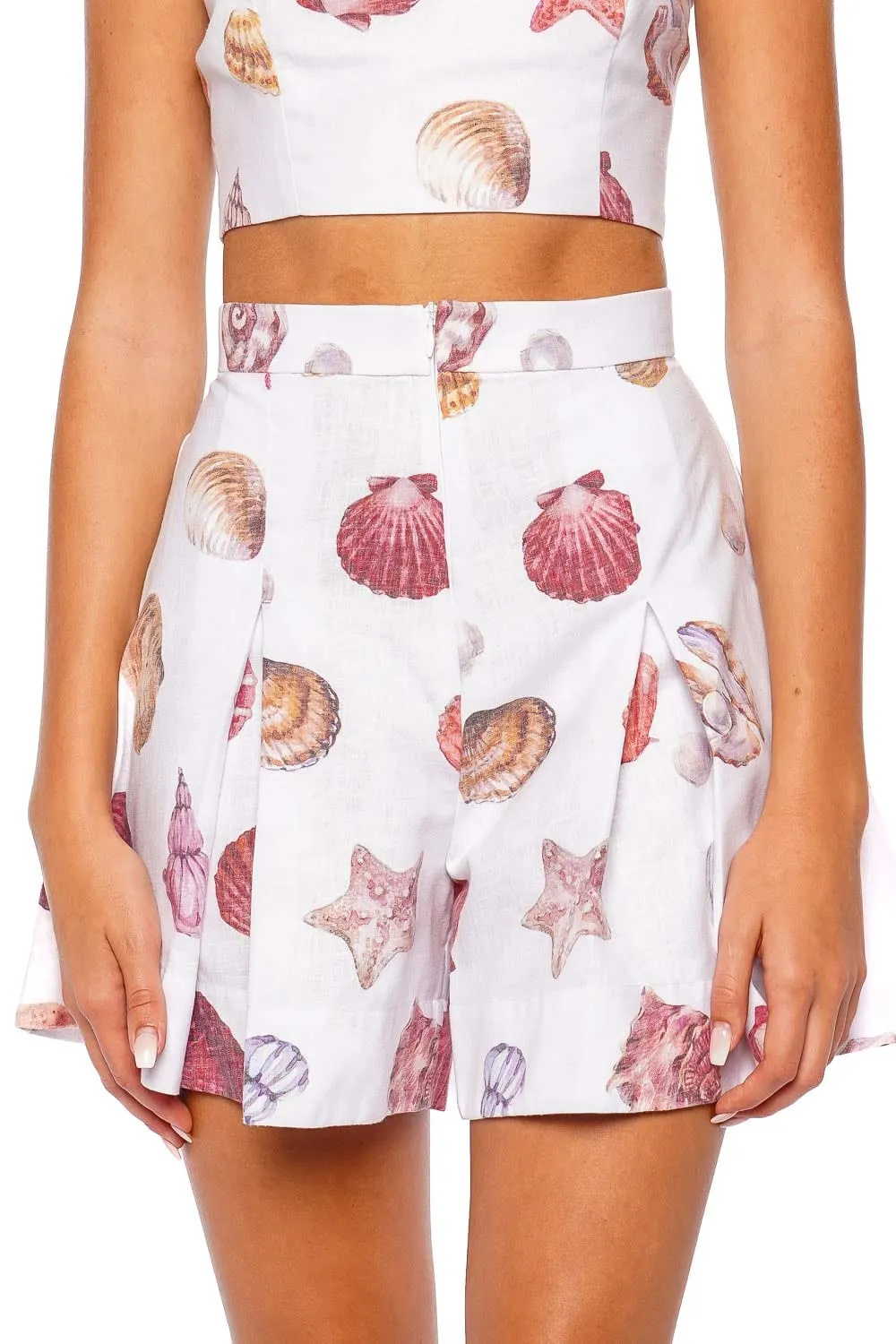 Perla Conchitas Pleated Linen Short