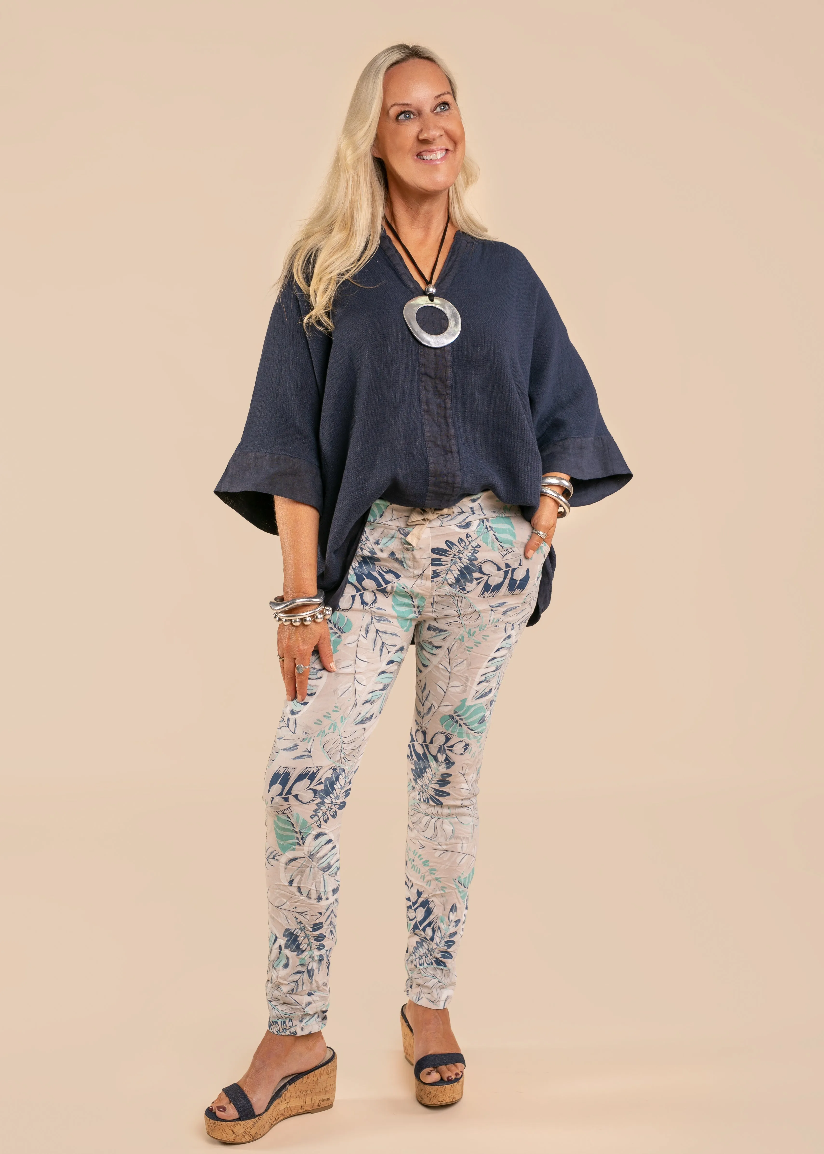 Rossa Linen Blend Top in Navy