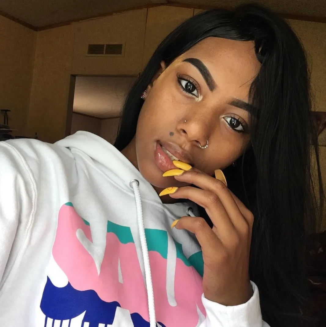 South Beach Sauce | White Hoodie Crop