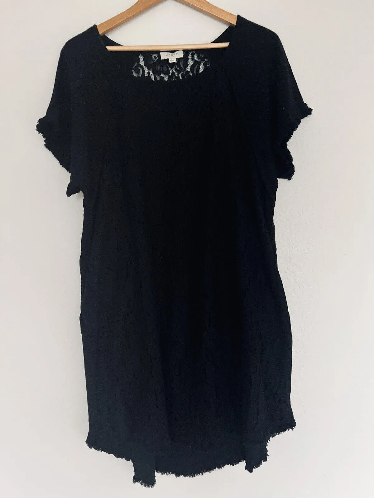 UMGEE Black Linen Blend Dress Sz L Raw Fringe Hems Pockets Crochet Lace Boho