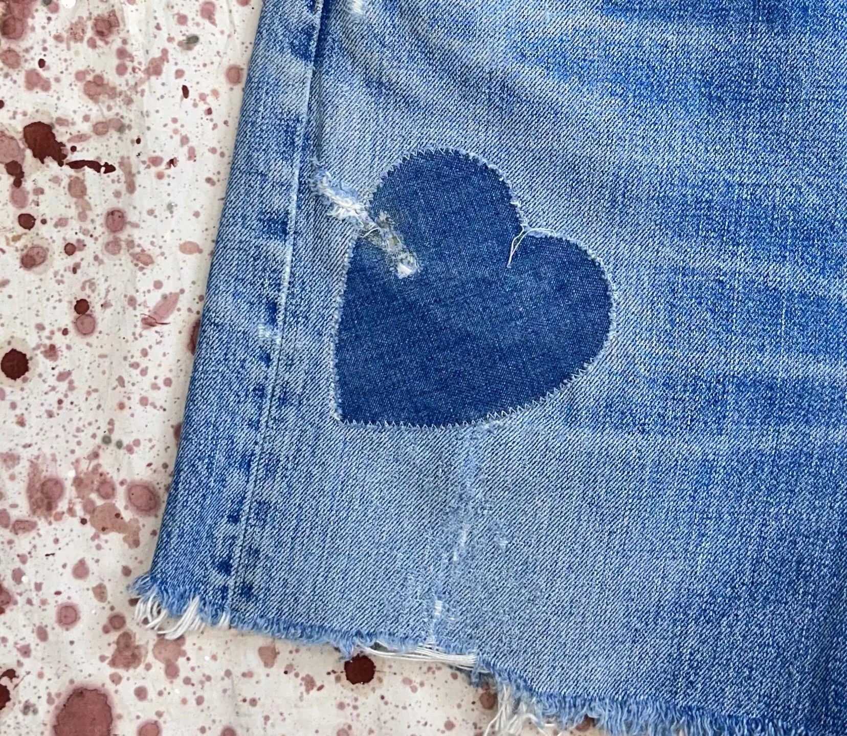 Vintage USA Single Stitch Redline Super Wash Cut Off Shorts with Heart Patch (JYJ0524-202)