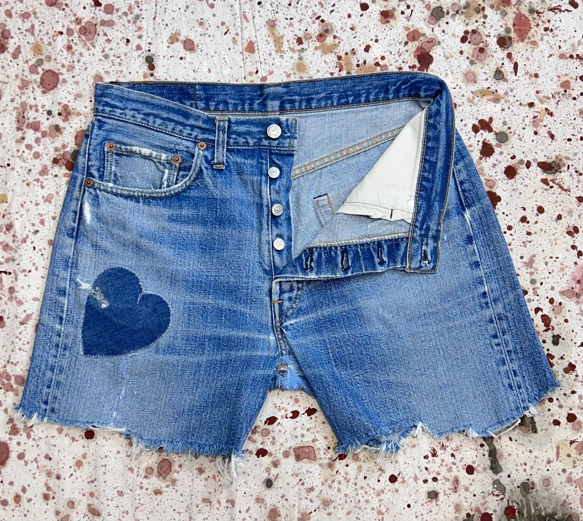 Vintage USA Single Stitch Redline Super Wash Cut Off Shorts with Heart Patch (JYJ0524-202)